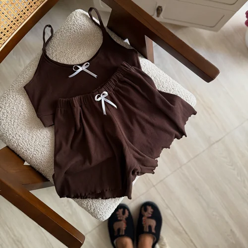 ست کراپ و شلوارک اورلایا